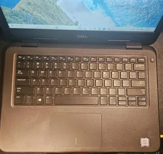 Latitude 3300 13.3" Core i3 7th Gen 8GB 256GB SSD Win 11 Pro