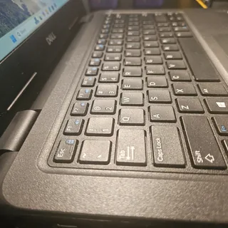Latitude 3300 13.3" Core i3 7th Gen 8GB 256GB SSD Win 11 Pro
