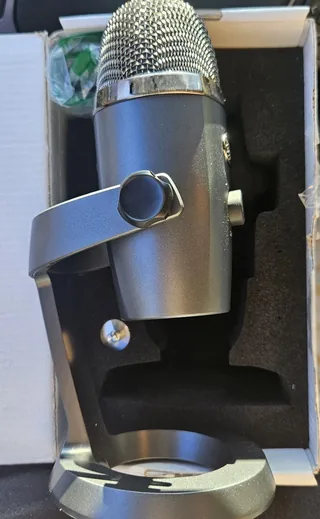 Blue Yeti Nano Premium USB Microphone Shadow Grey for Recording & Streaming